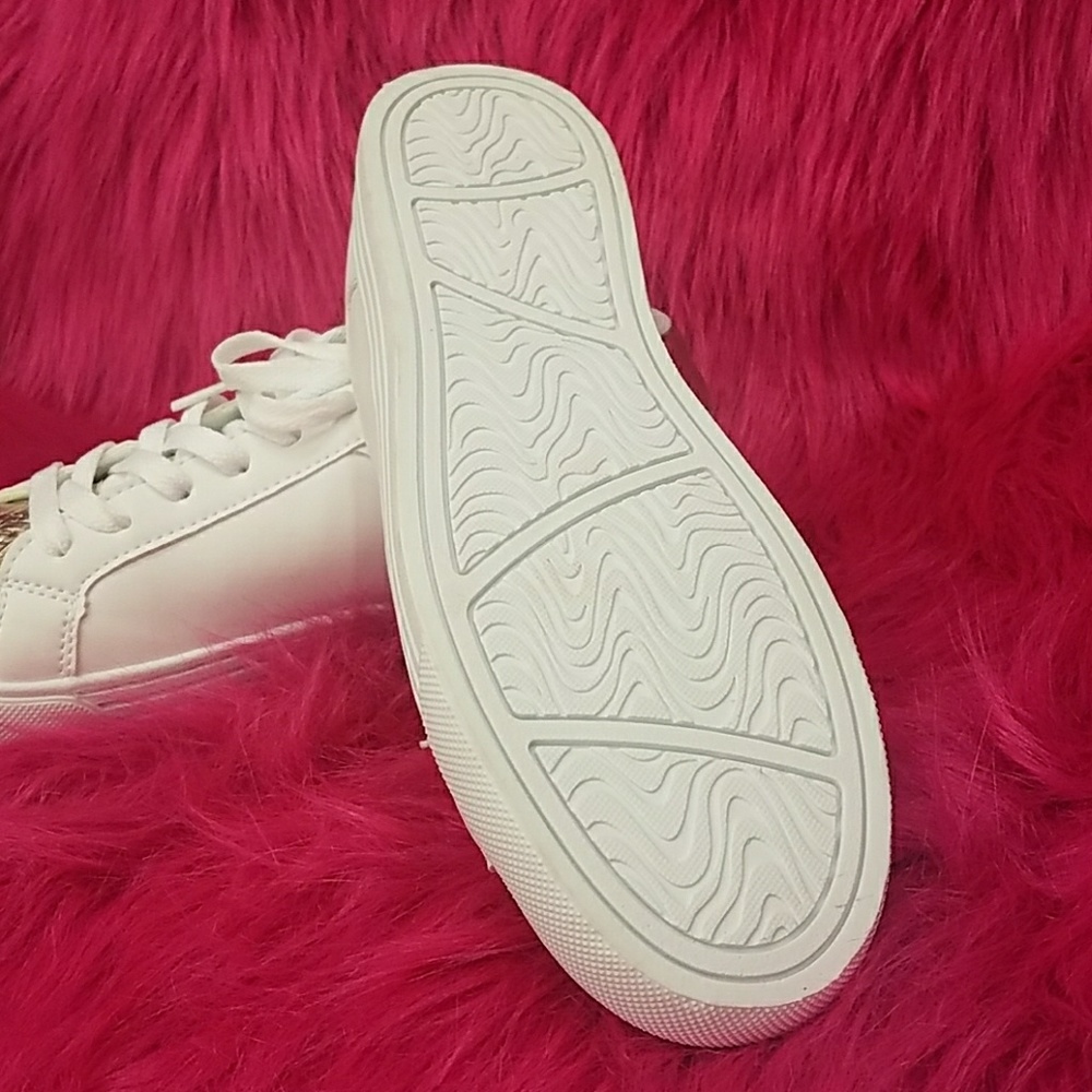 Shoes - Picture 3 of 4